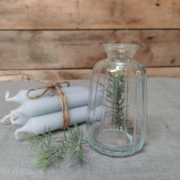 pakketje kaarsen met kandelaar/vaasje van glas